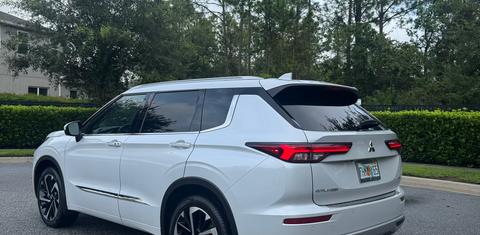 Mitsubishi Outlander 2023