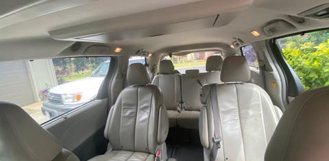 Toyota Sienna 2011