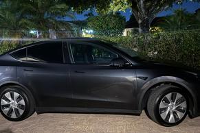 Tesla Model Y 2024 in Miami