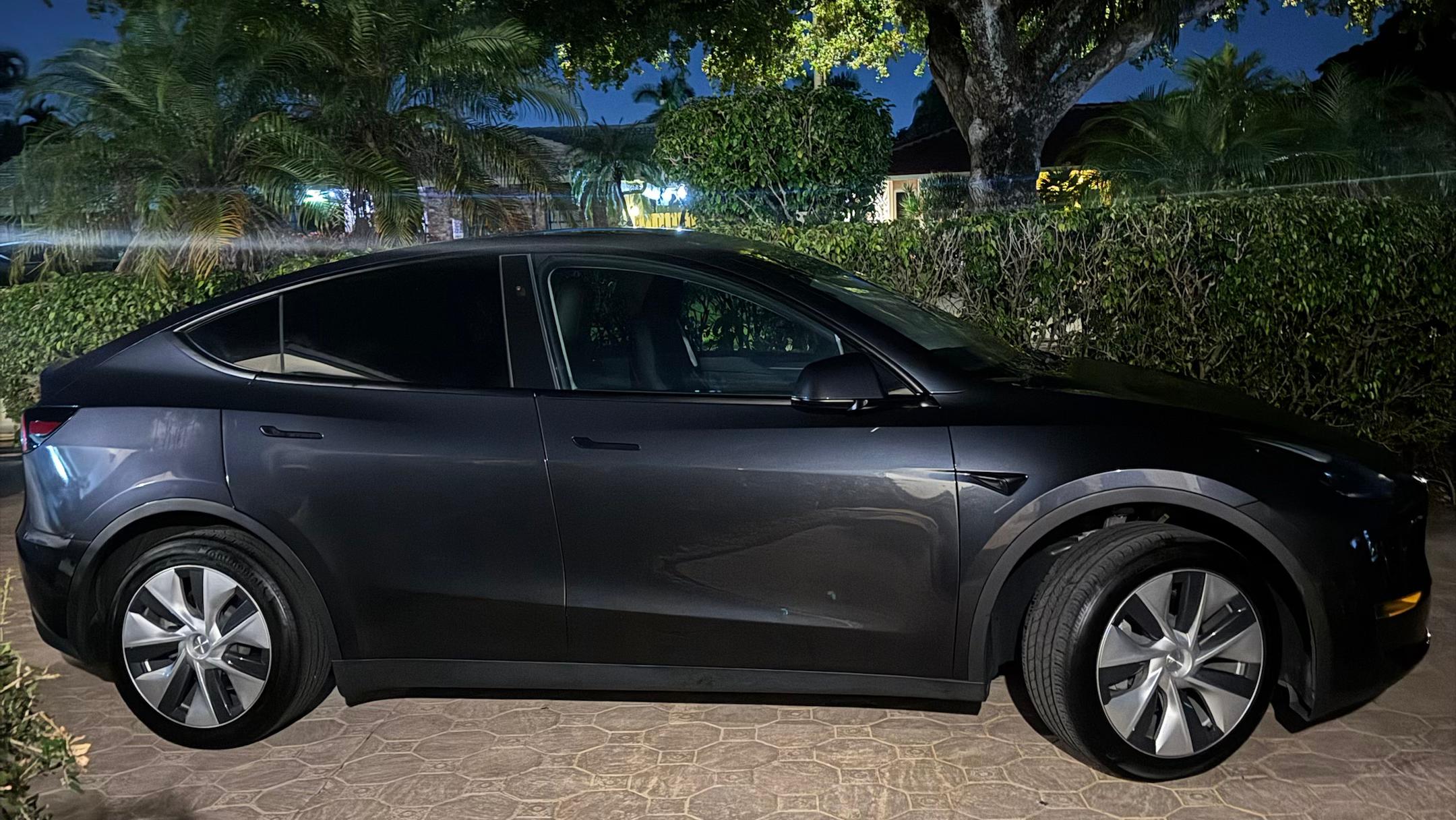 Tesla Model Y 2024 in Miami, FL