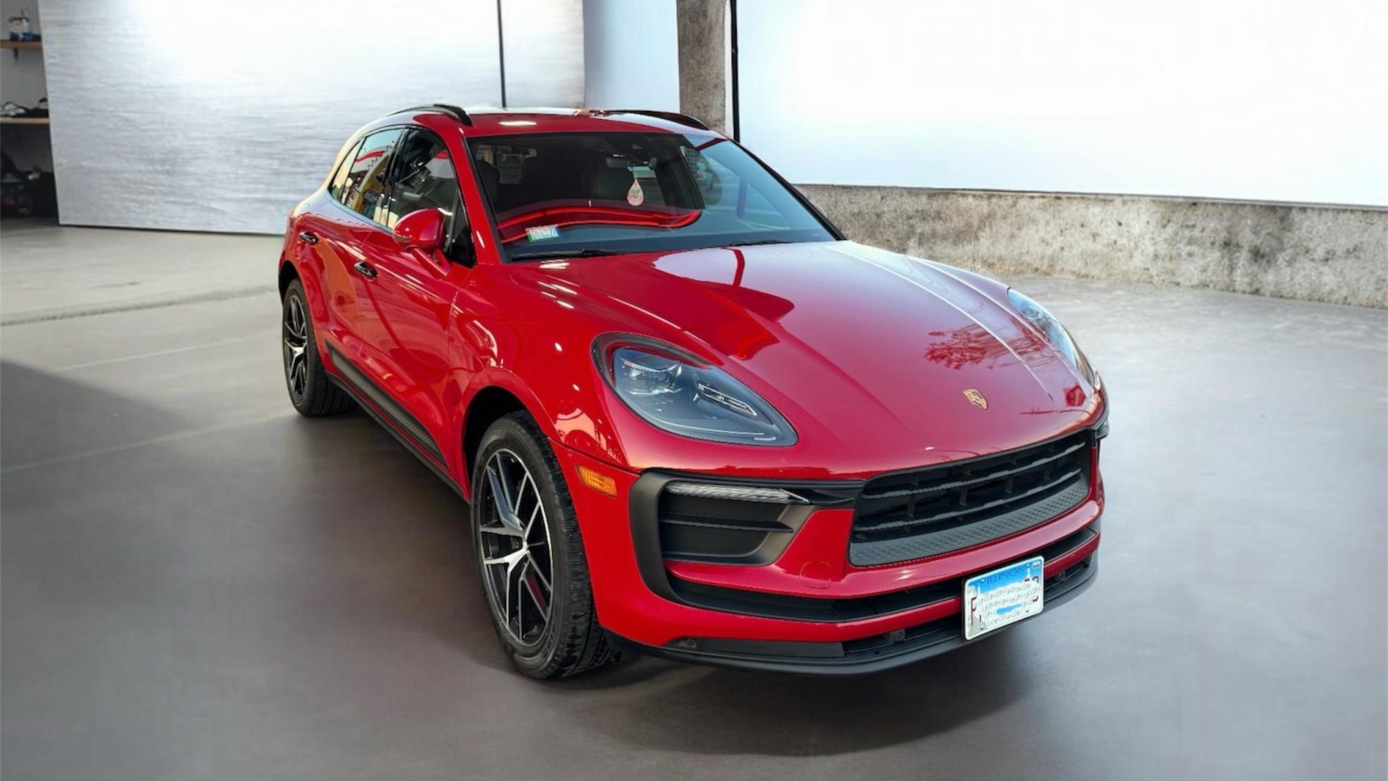 Porsche Macan 2022 in Bolingbrook, IL
