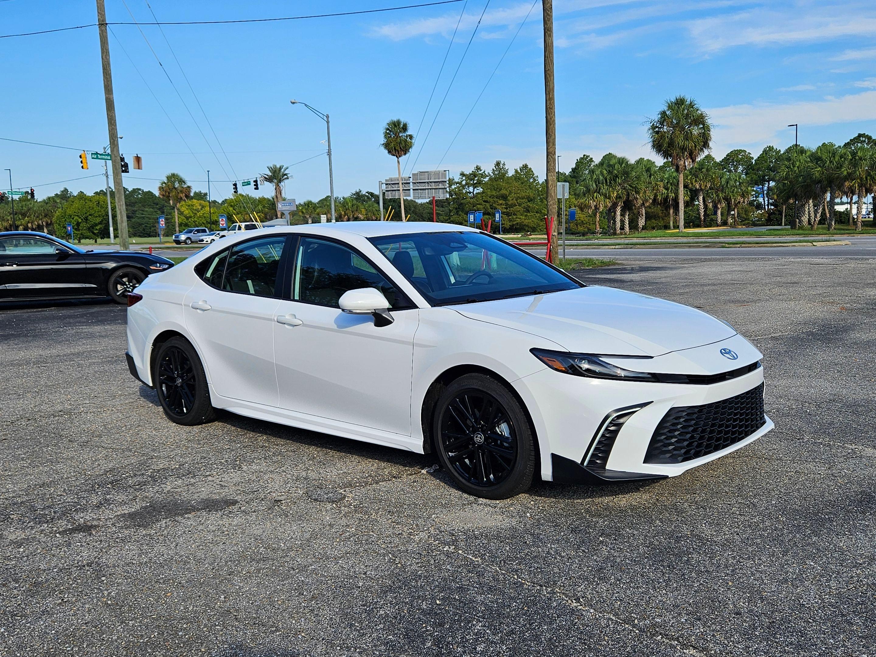 Toyota Camry Hybrid 2025 in Mobile, AL