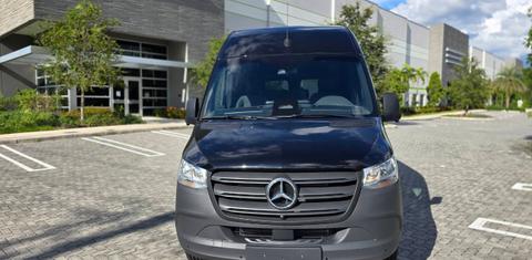 Mercedes-Benz Sprinter 2025