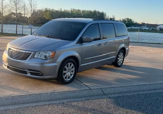 Chrysler Town & Country car