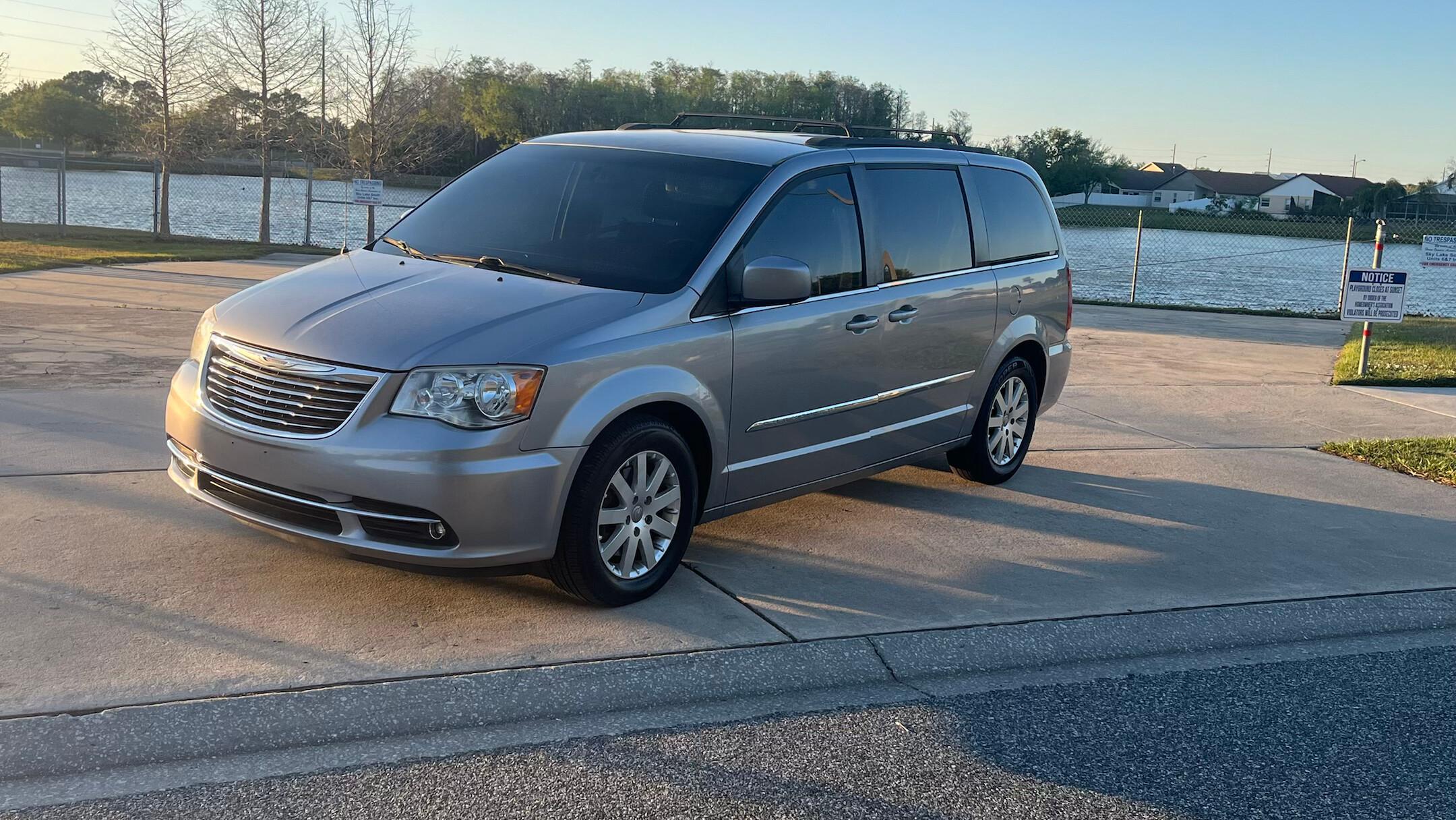 Chrysler Town & Country 2016 in 