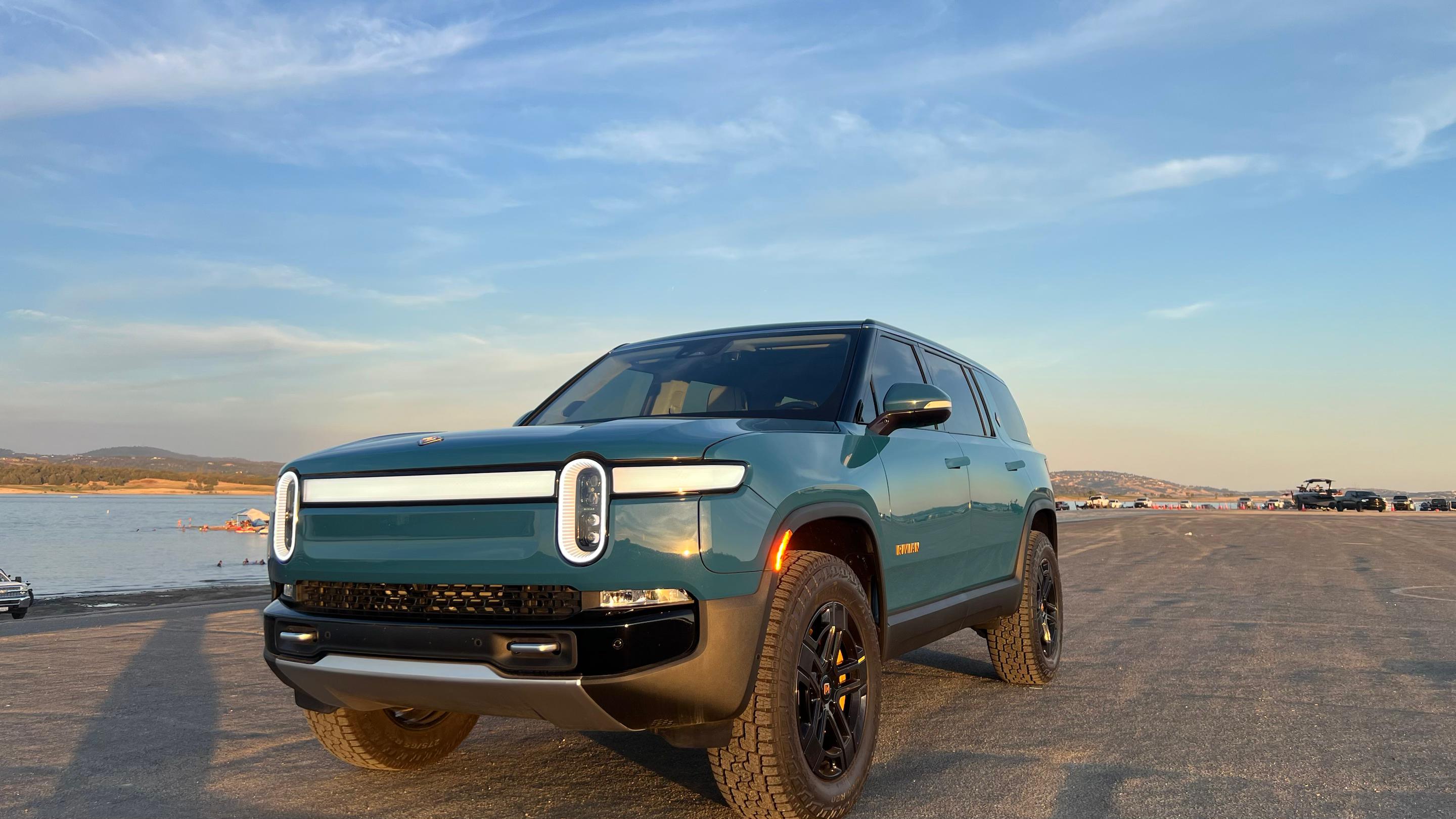 Rivian R1S 2023 in Roseville, CA