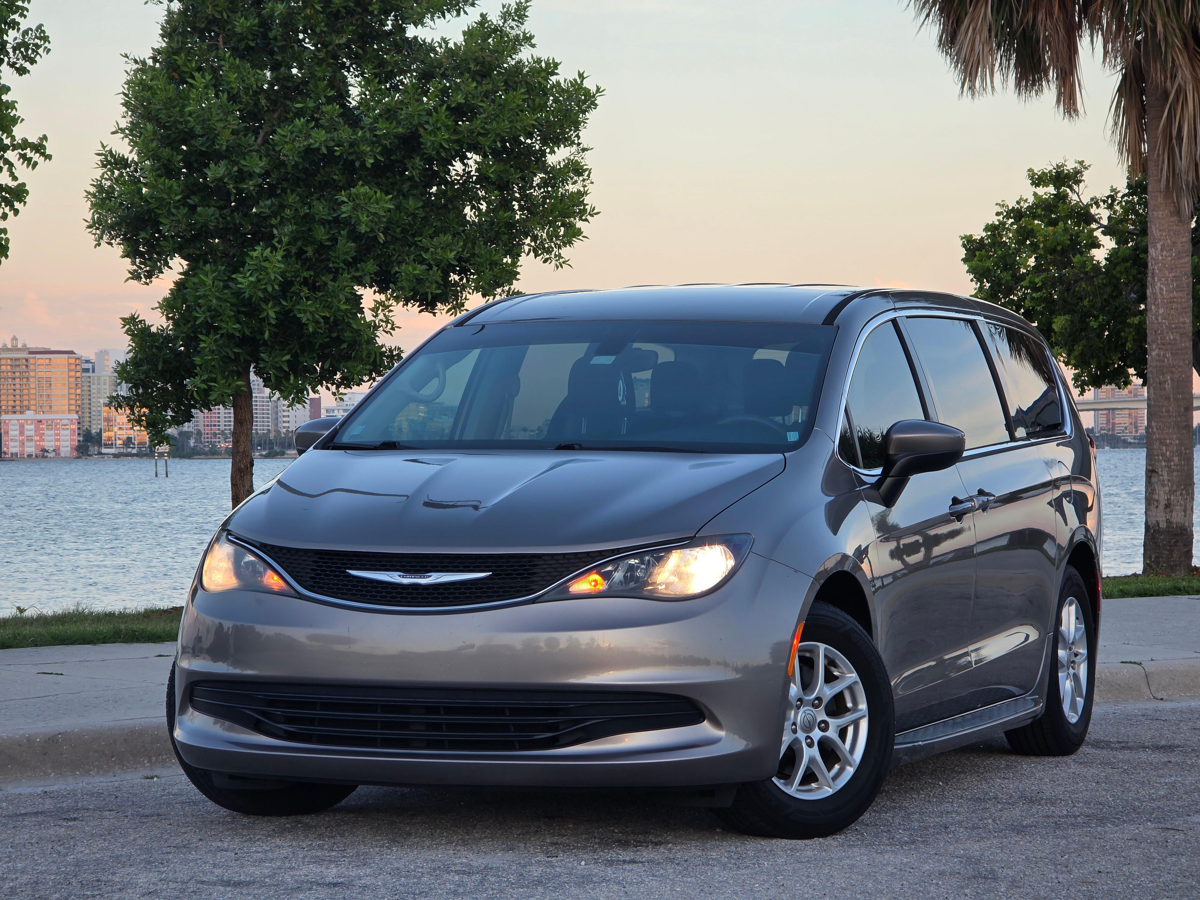 Chrysler Pacifica 2017 in North Port, FL