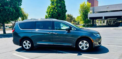 Chrysler Pacifica 2017