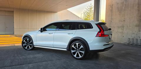 Volvo V60 Cross Country 2024