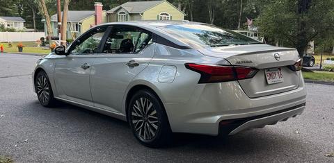 Nissan Altima 2023