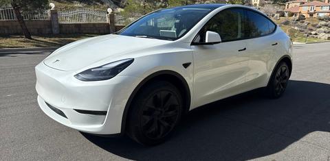 Tesla Model Y 2025
