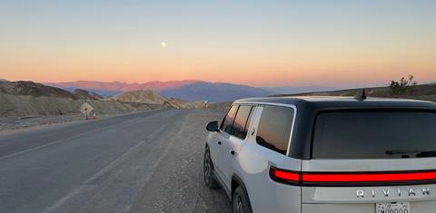 Rivian R1S 2023