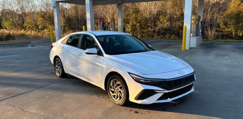 Hyundai Elantra 2024