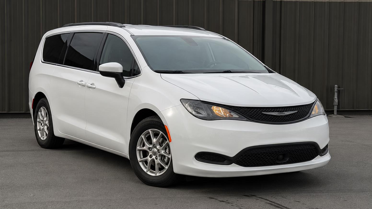 Chrysler Pacifica 2020 in Orlando, FL