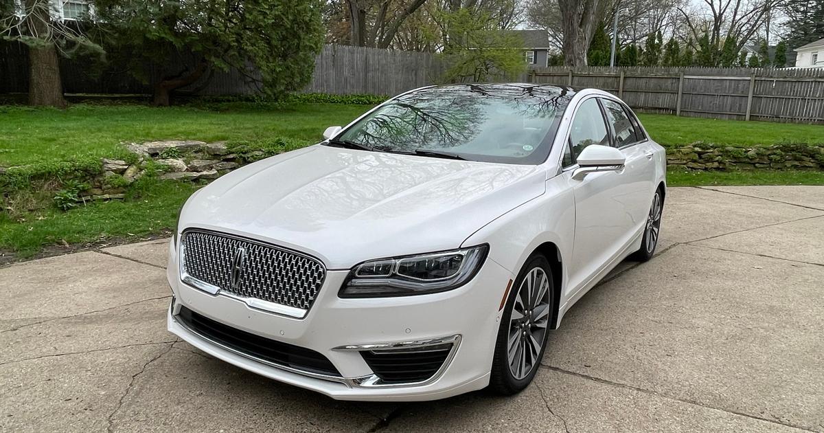 Lincoln MKZ 2019 rental in Waterloo, IA by Brooke K. Turo