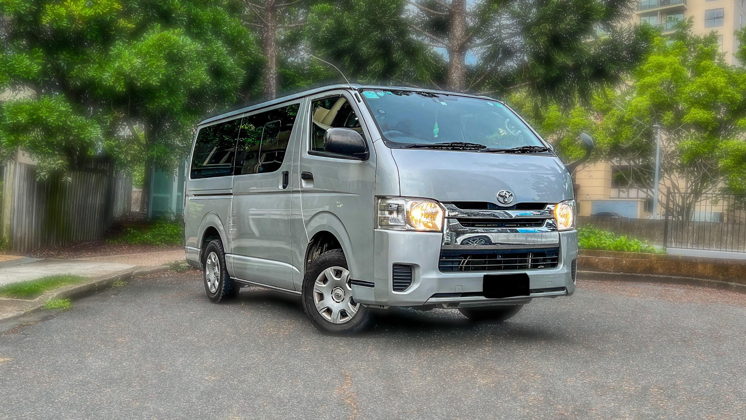 Toyota HIACE 2015 in 