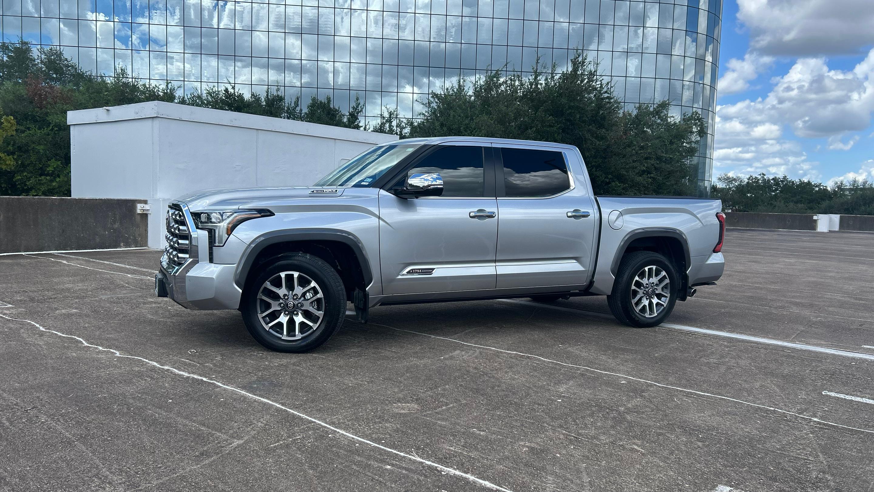 Toyota Tundra 2025 in Houston, TX