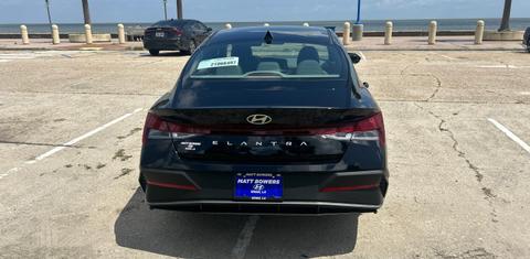 Hyundai Elantra 2025