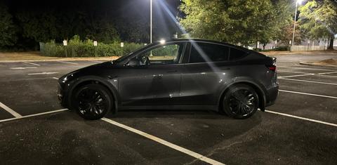 Tesla Model Y 2024