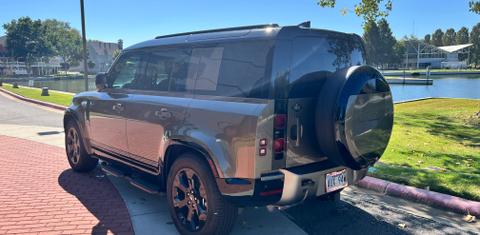 Land Rover Defender 2025