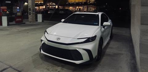 Toyota Camry Hybrid 2025