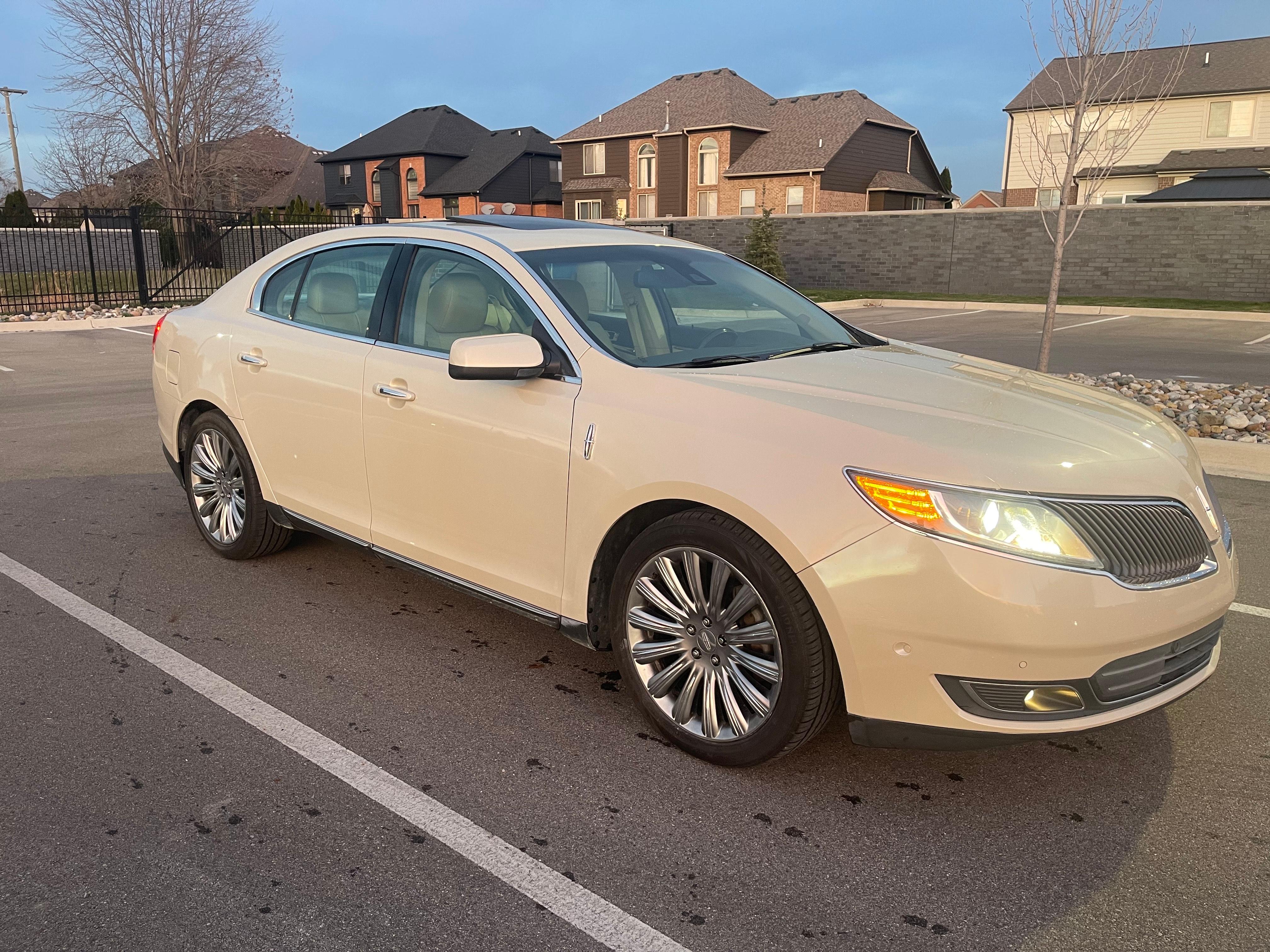 Lincoln MKS 2014 in Macomb, MI