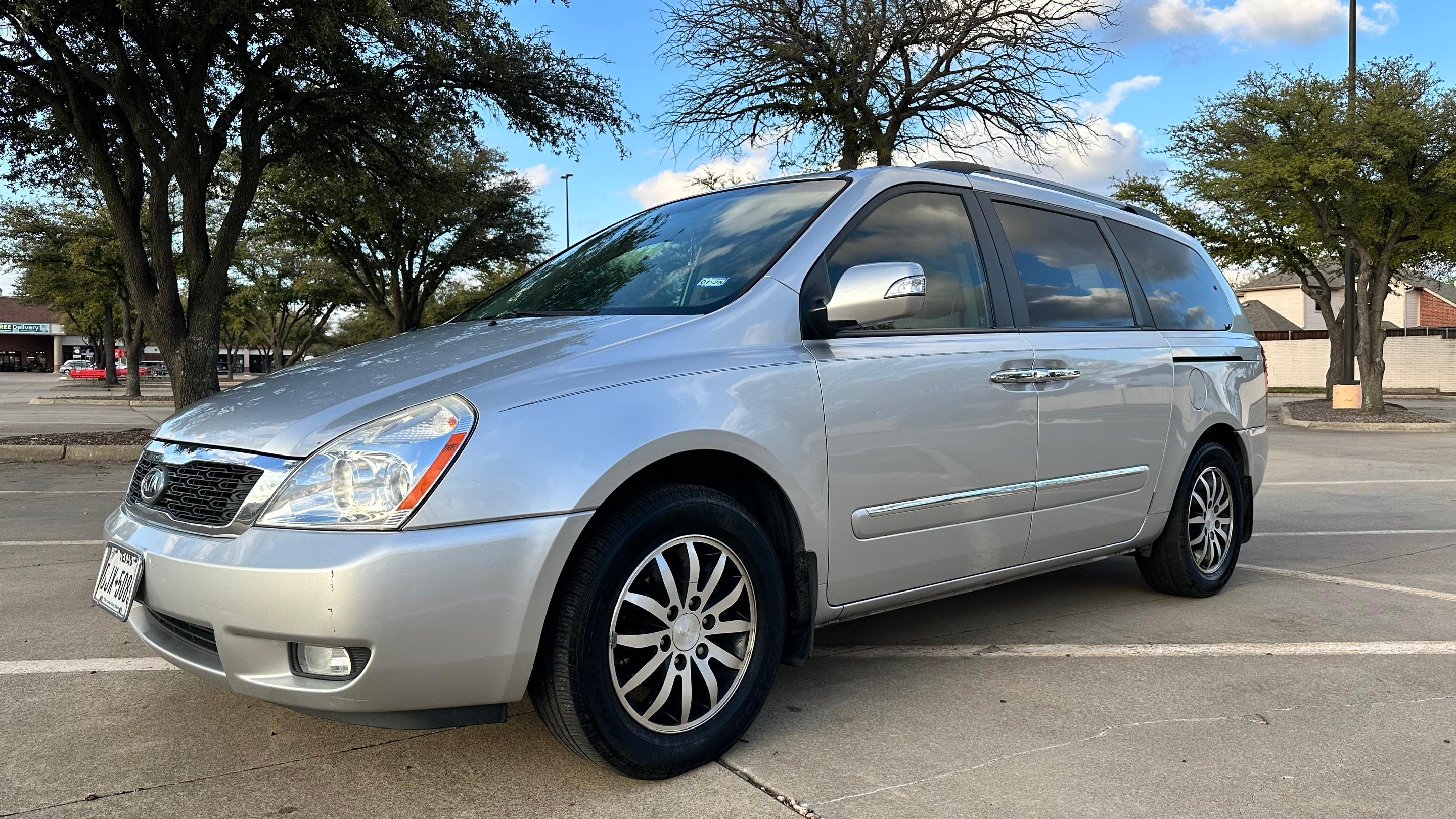 Kia Sedona 2012 in Plano, TX