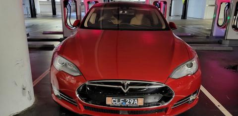Tesla MODEL S 2015