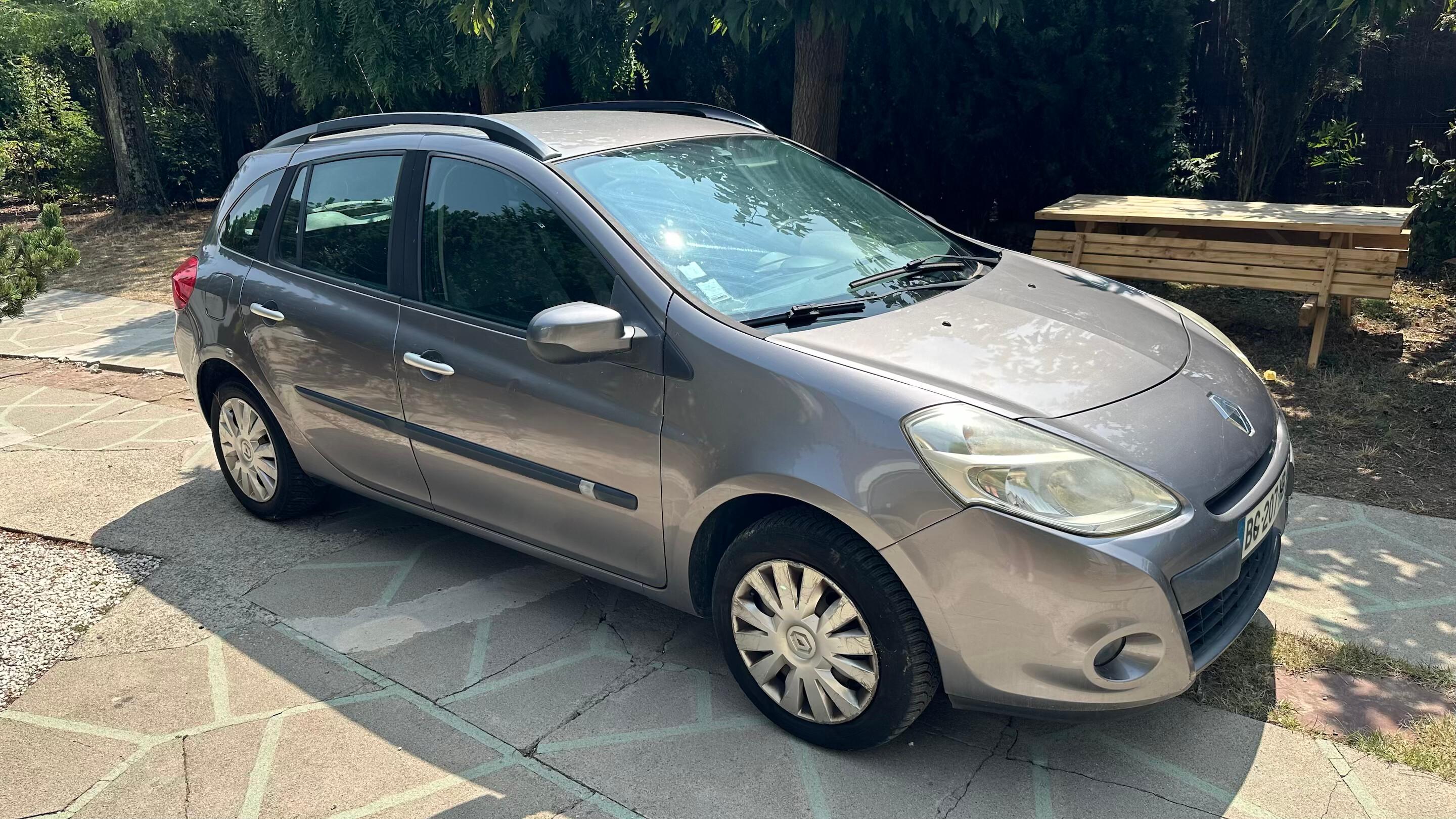 Renault CLIO III 2011 in Carcassonne
