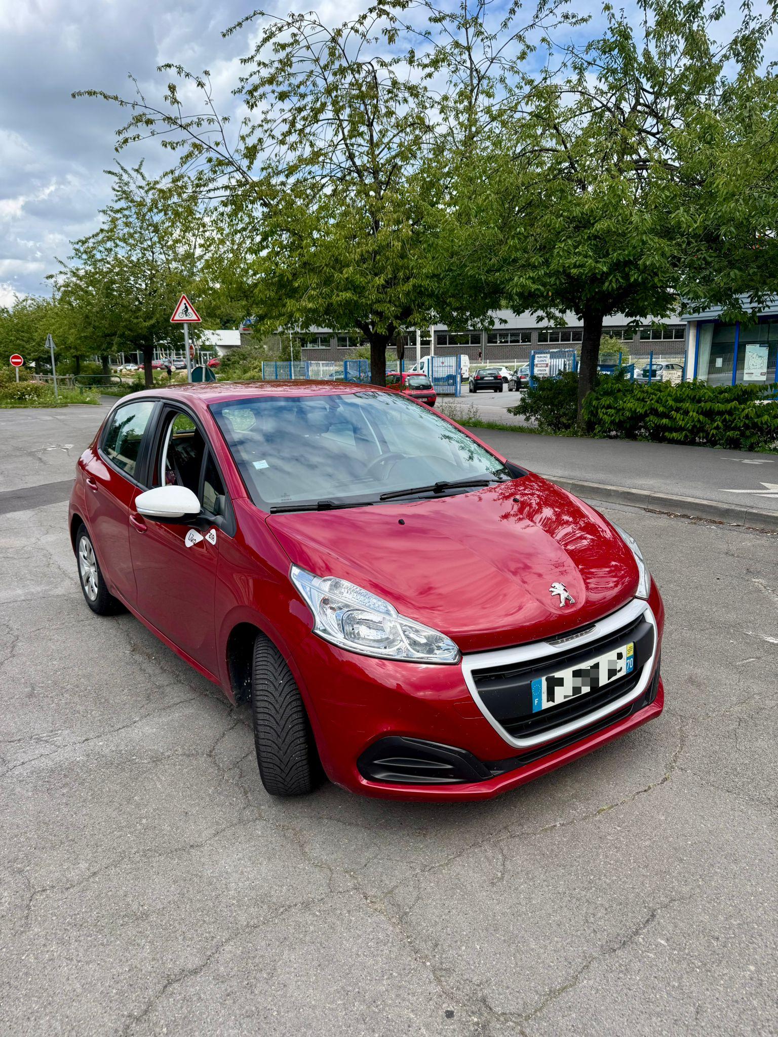 Peugeot 208 2017 à 