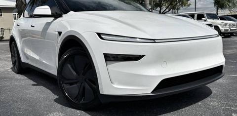 Tesla Model Y 2026