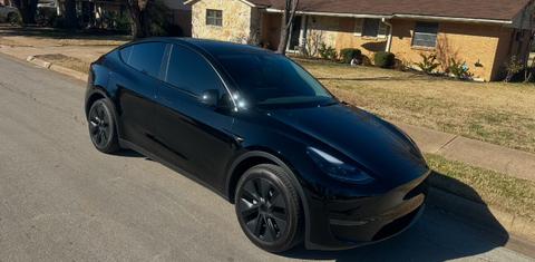 Tesla Model Y 2025