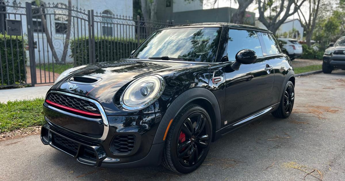 MINI Hardtop 2 Door 2017 rental in Miami, FL by Luis A. P. | Turo