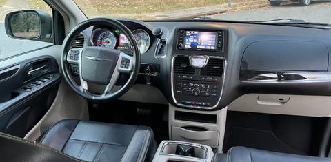 Chrysler Town & Country 2013
