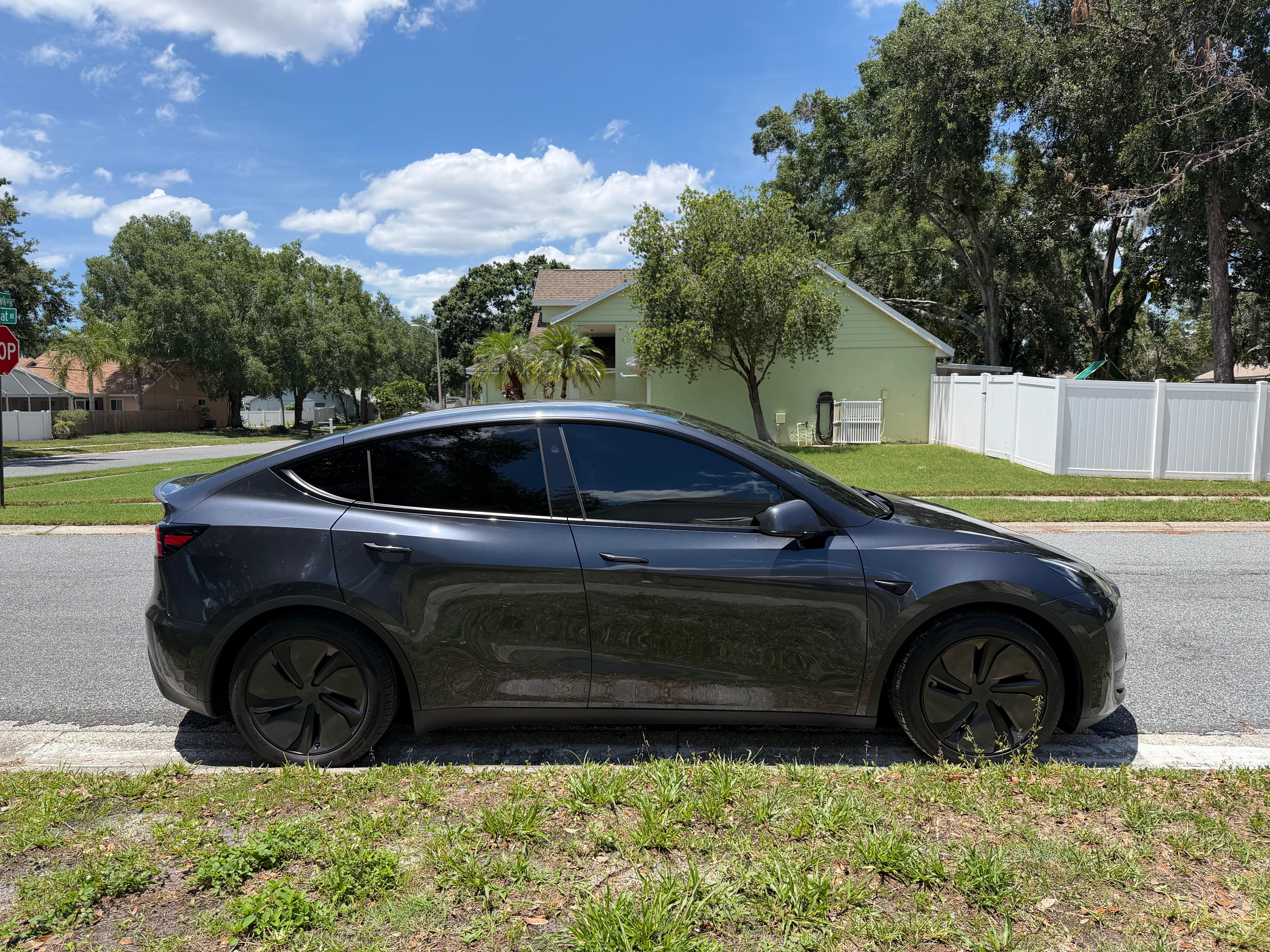 Tesla Model Y 2025 in New Port Richey, FL