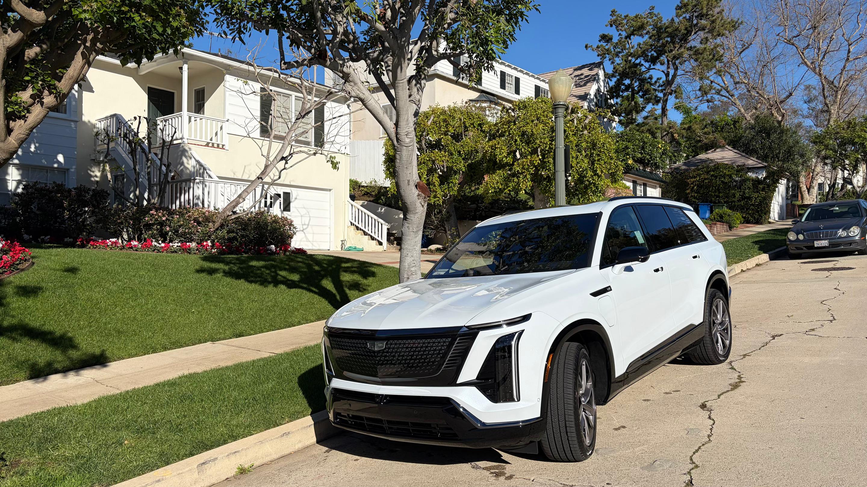 Cadillac VISTIQ 2026 in Los Angeles, CA