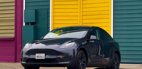 Tesla Model Y 2024