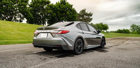 Toyota Camry Hybrid 2025