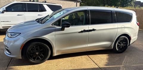 Chrysler Pacifica 2024