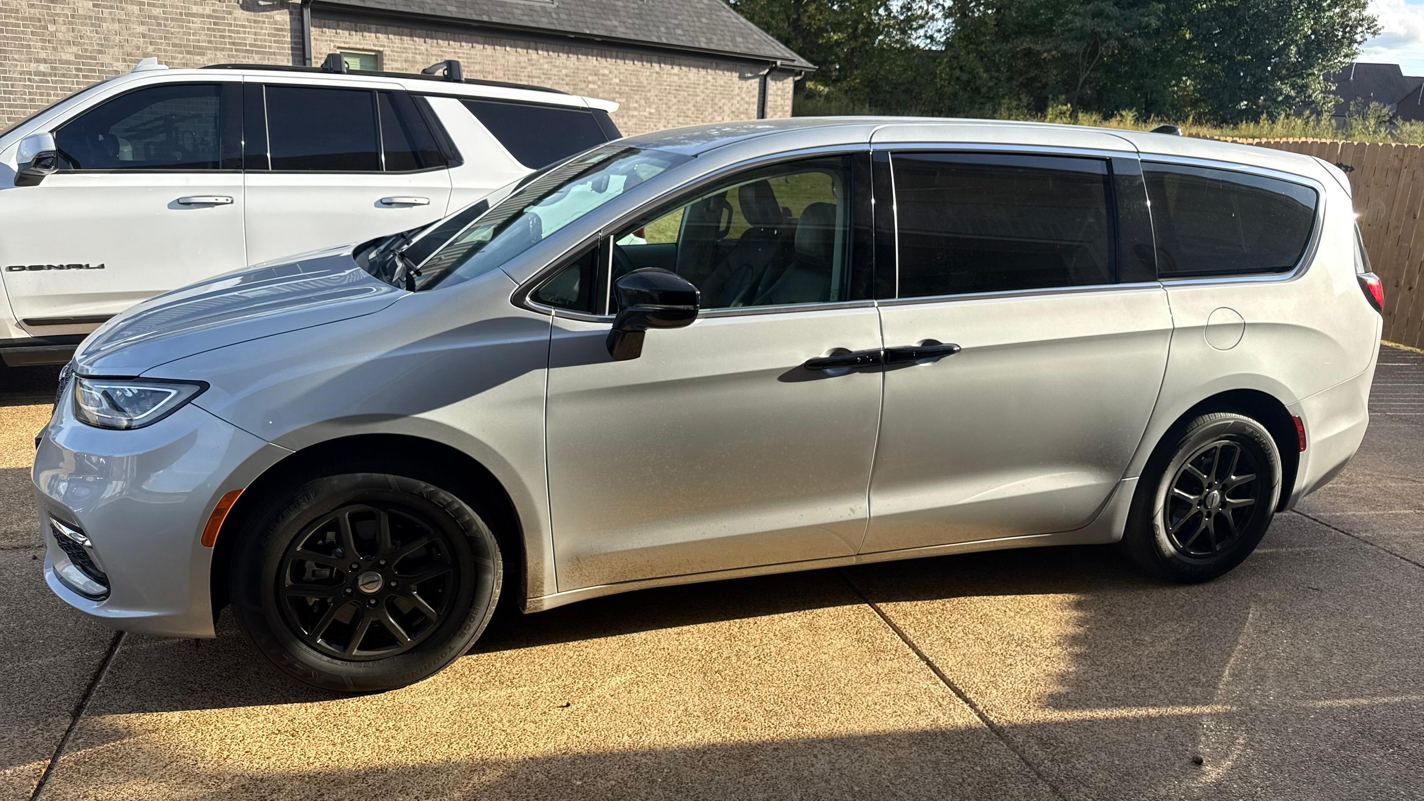 Chrysler Pacifica 2024 in Atoka, TN