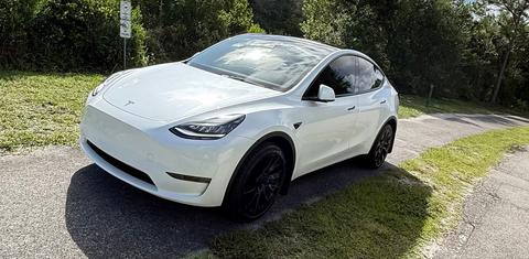 Tesla Model Y 2023