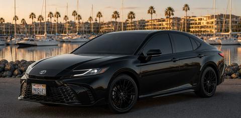 Toyota Camry Hybrid 2025
