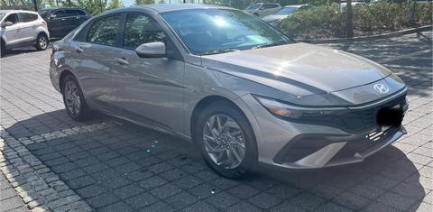 Hyundai Elantra 2024