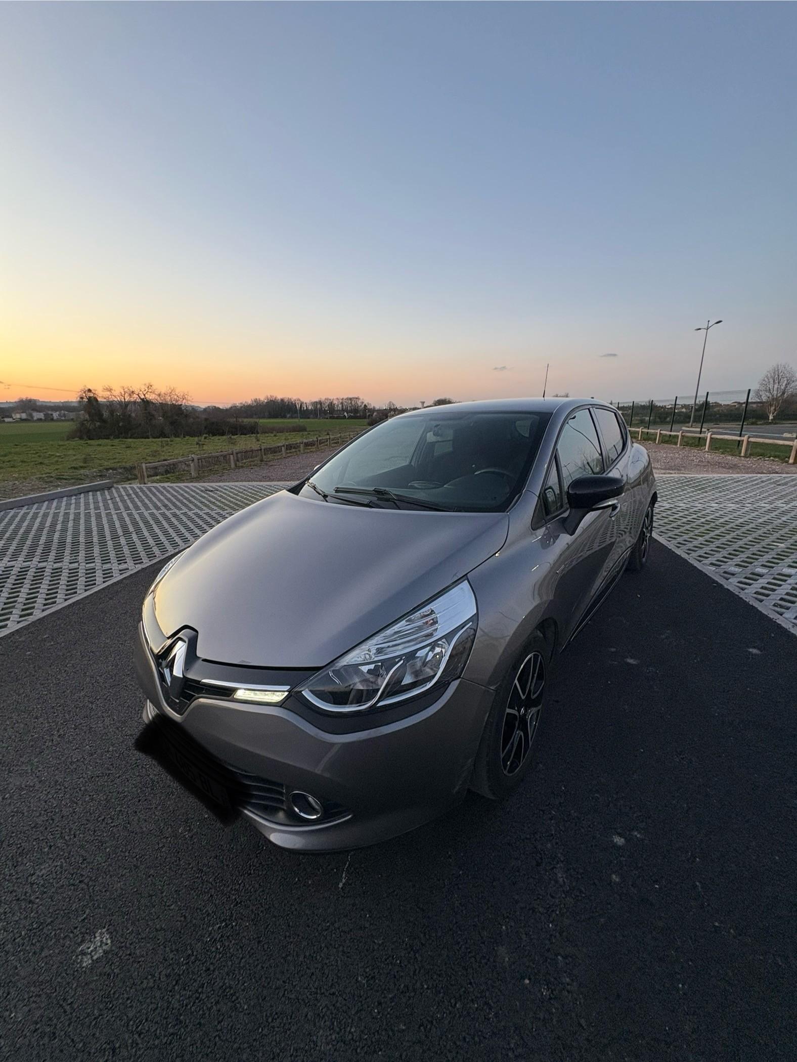 Renault CLIO IV 2014 à Saint-André-les-Vergers