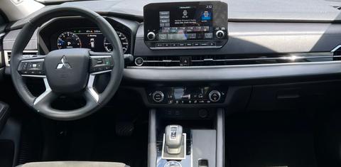 Mitsubishi Outlander 2023