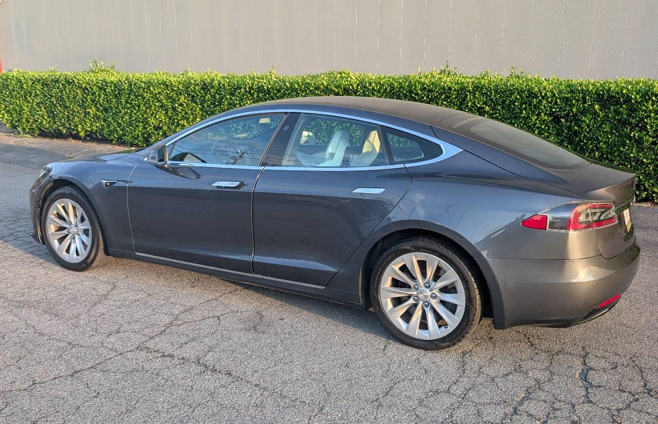 Tesla Model S 2019 in Los Angeles, CA