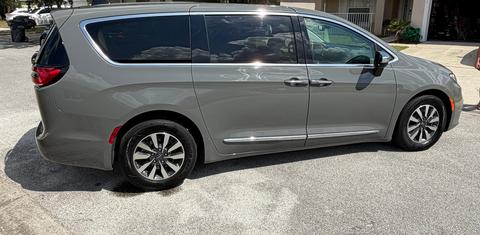 Chrysler Pacifica 2023