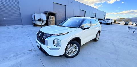 Mitsubishi OUTLANDER 2023