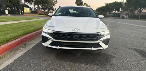 Hyundai Elantra 2024