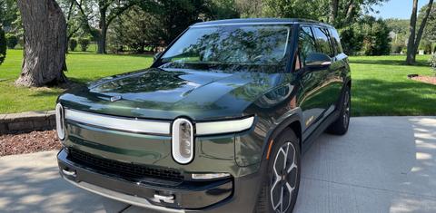 Rivian R1S 2023